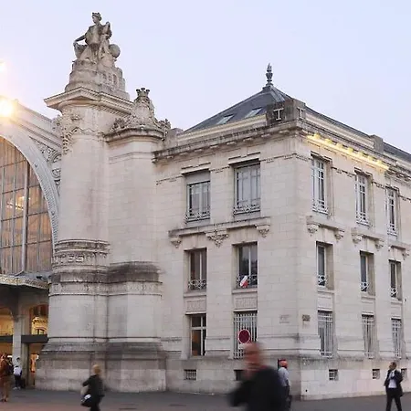 Bara 4- A 5 Min Du Centre